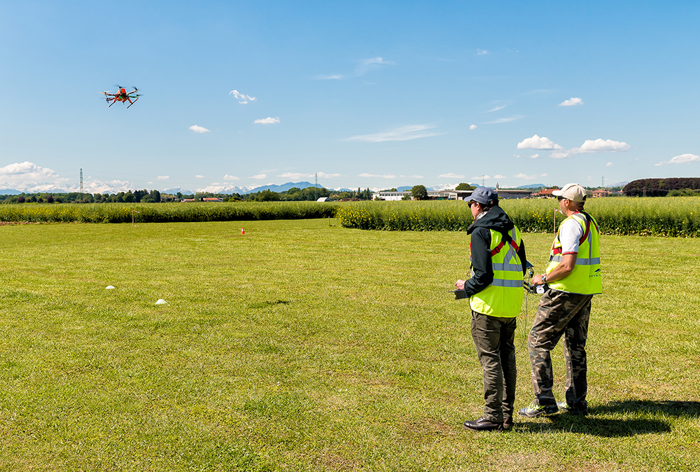 Is-it-possible-for-the-visual-observer-to-be-located-far-from-the-drone-pilot