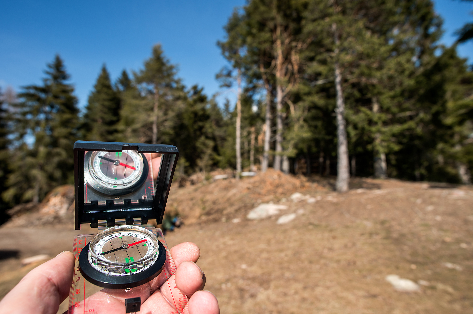 Magnetic-Compass-Construction