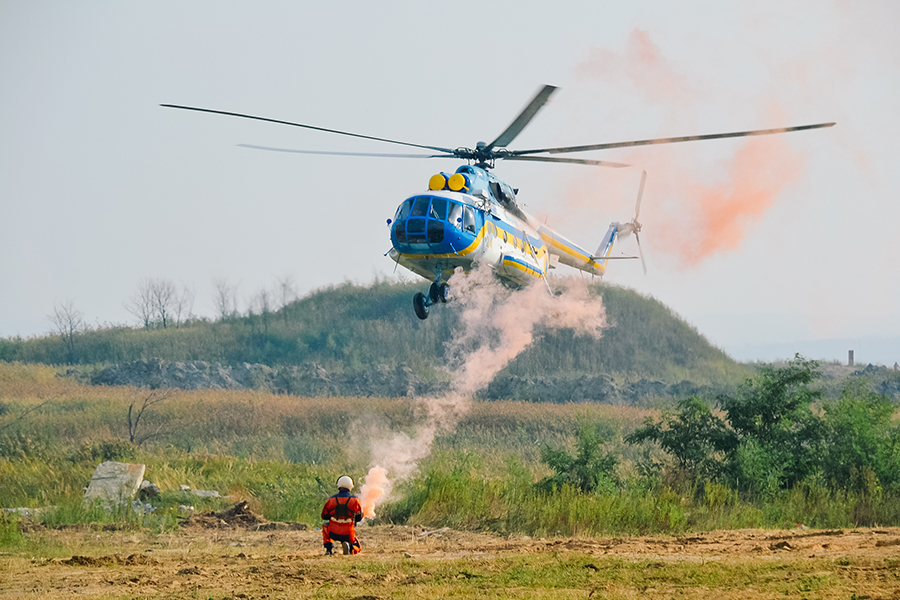 Landing-A-Helicopter-In-A-Confined-Area