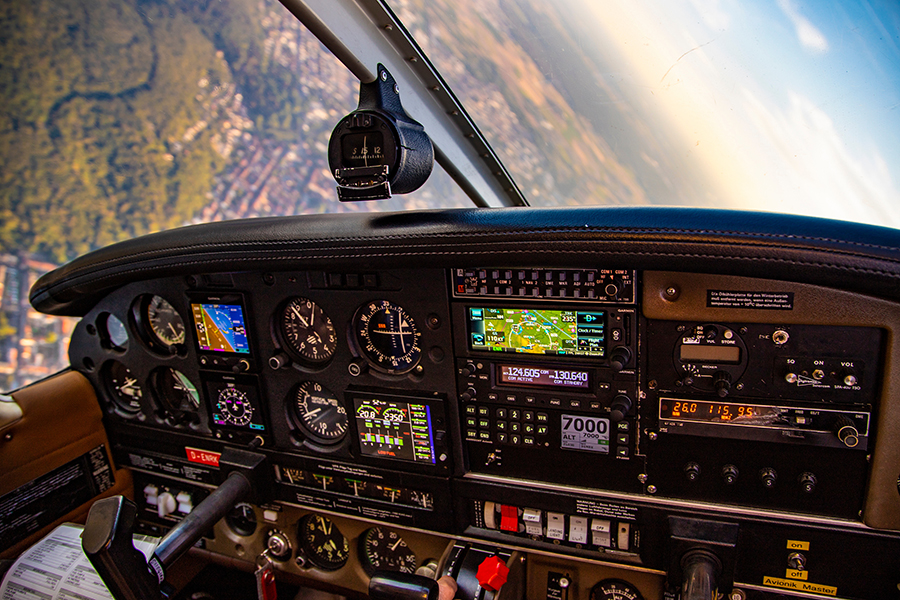 Can-a-VFR-Pilot-Fly-Above-Clouds