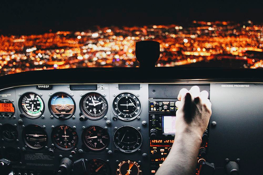 The-Best-Flashlights-and-Headlamps-for-Pilots